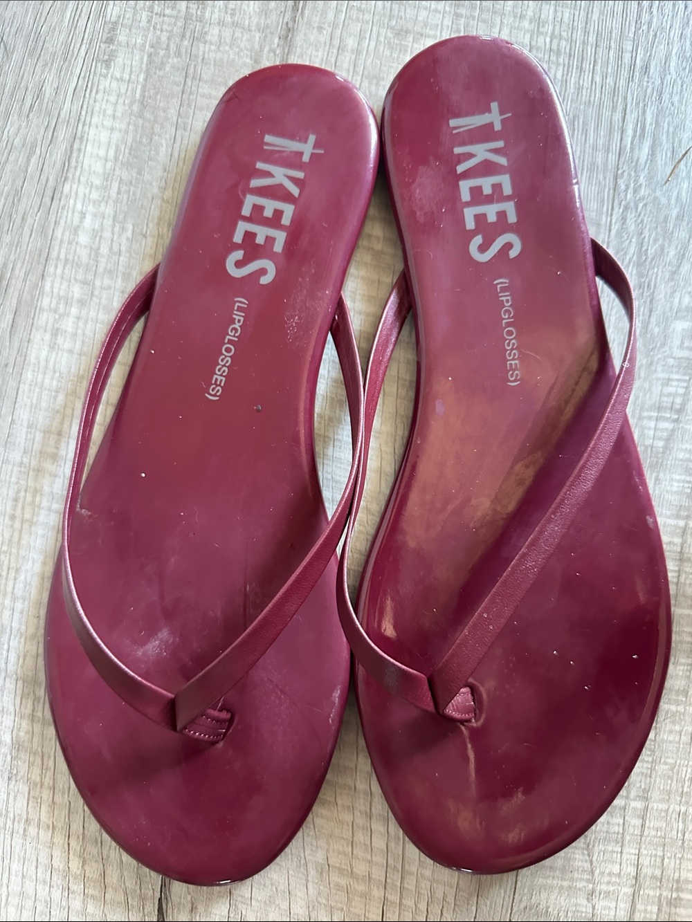 TKEES Women’s Burgundy Minimalist Flip Flop Sandals